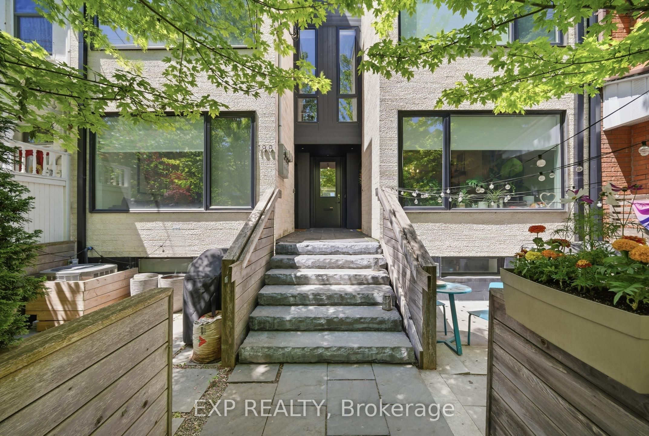 188 Lippincott Street B
