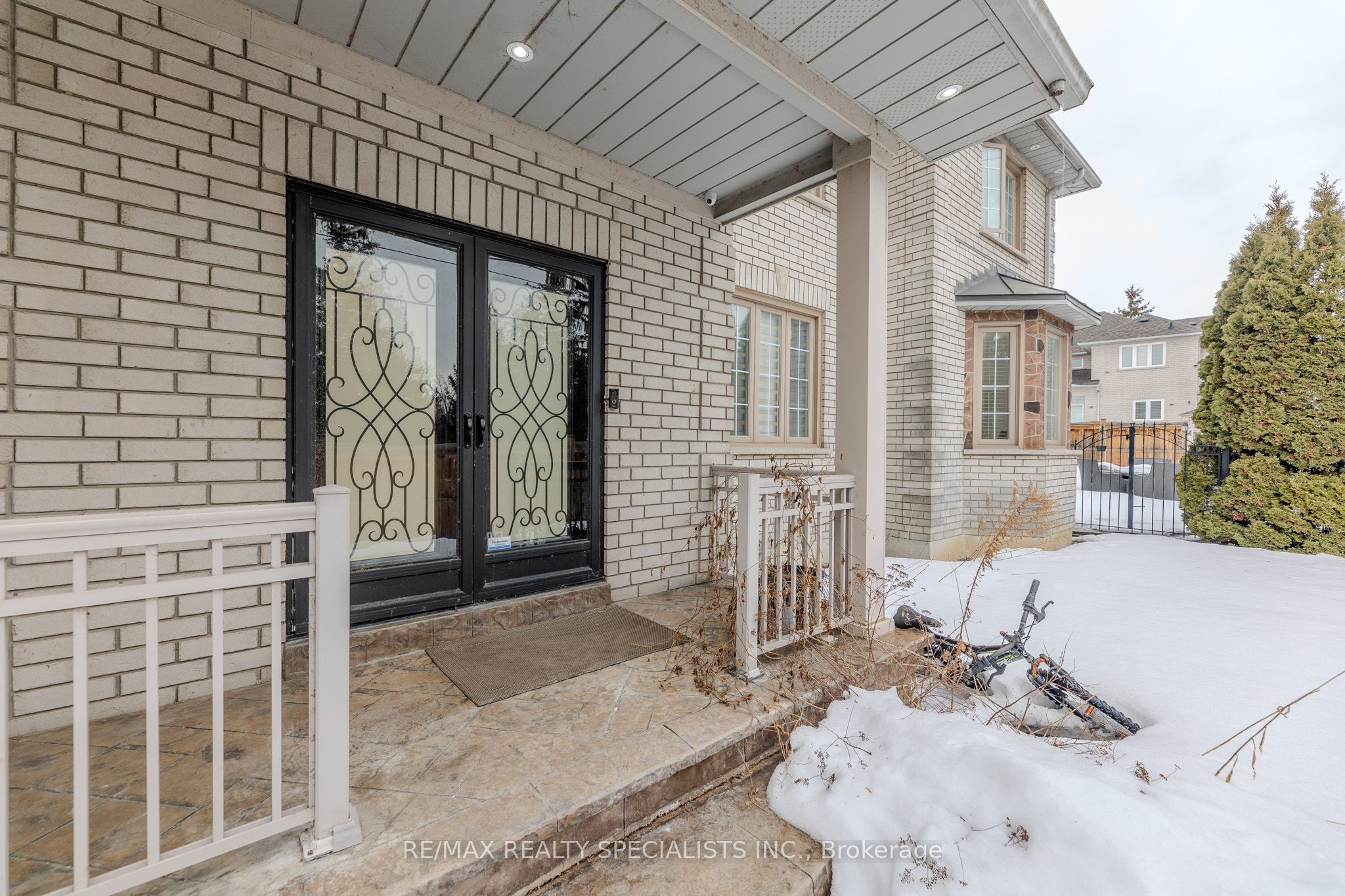 121 Boxwood Crescent