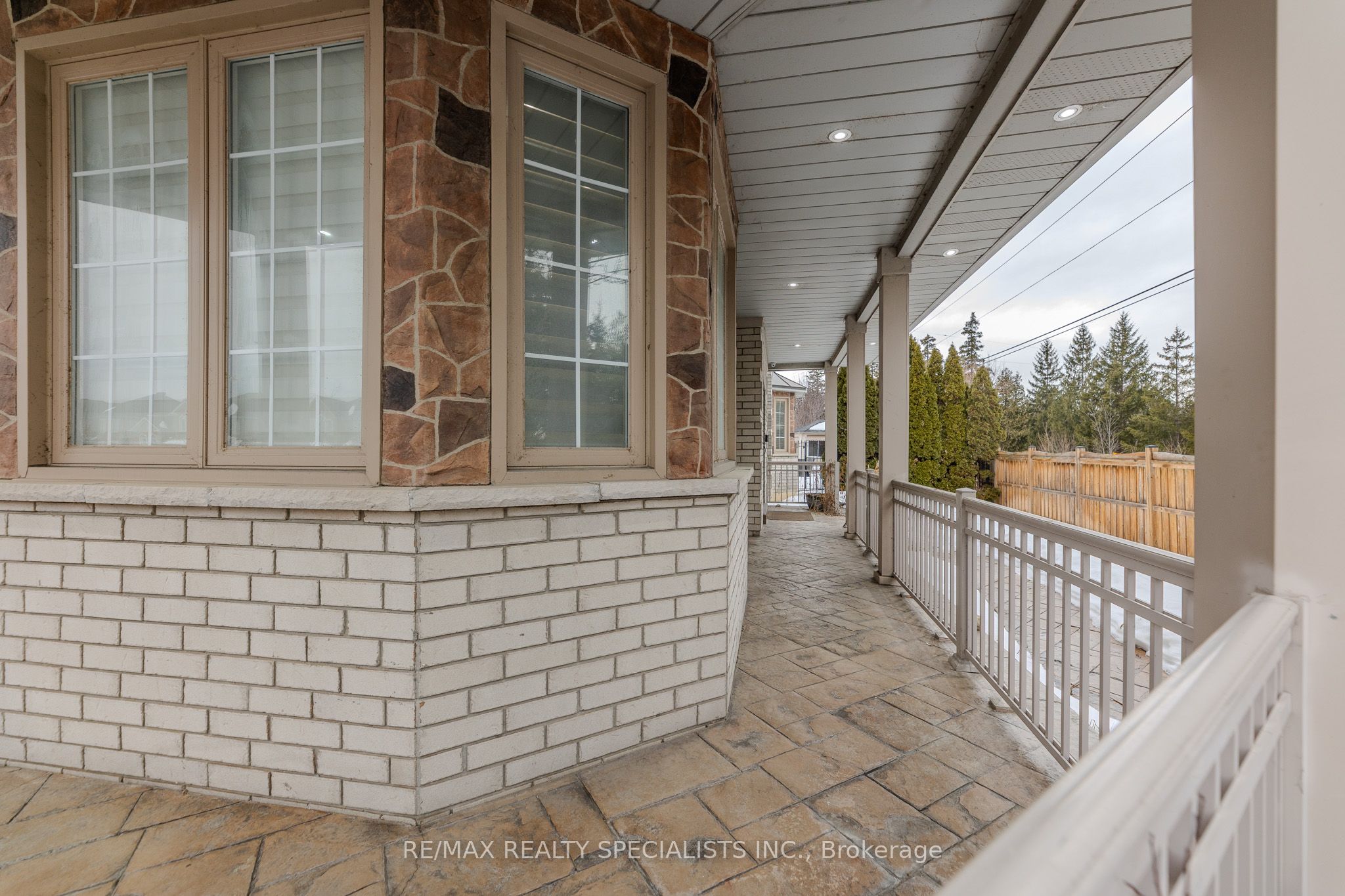 121 Boxwood Crescent