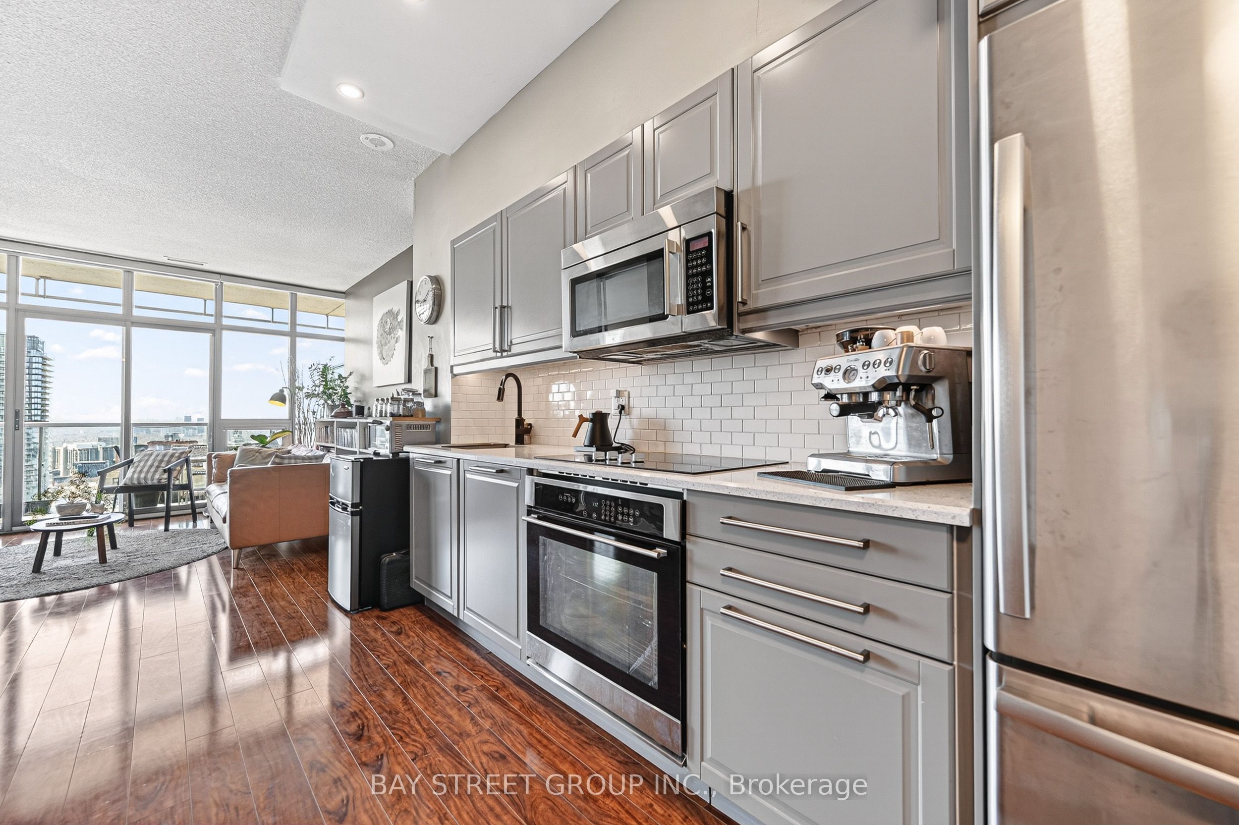 33 Charles Street E 3505