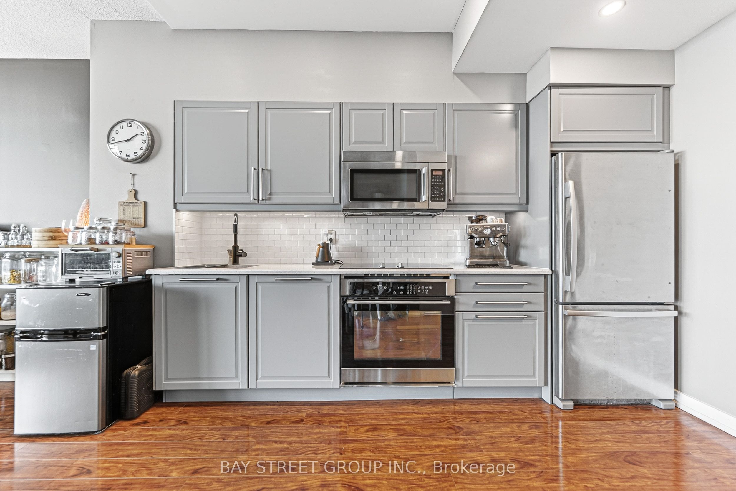 33 Charles Street E 3505