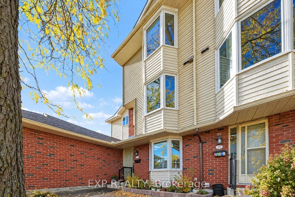 Photo of 25 Haxby Private #23, Hunt Club - South Keys and Area, ON K1T 3B5 (MLS # X14028462)