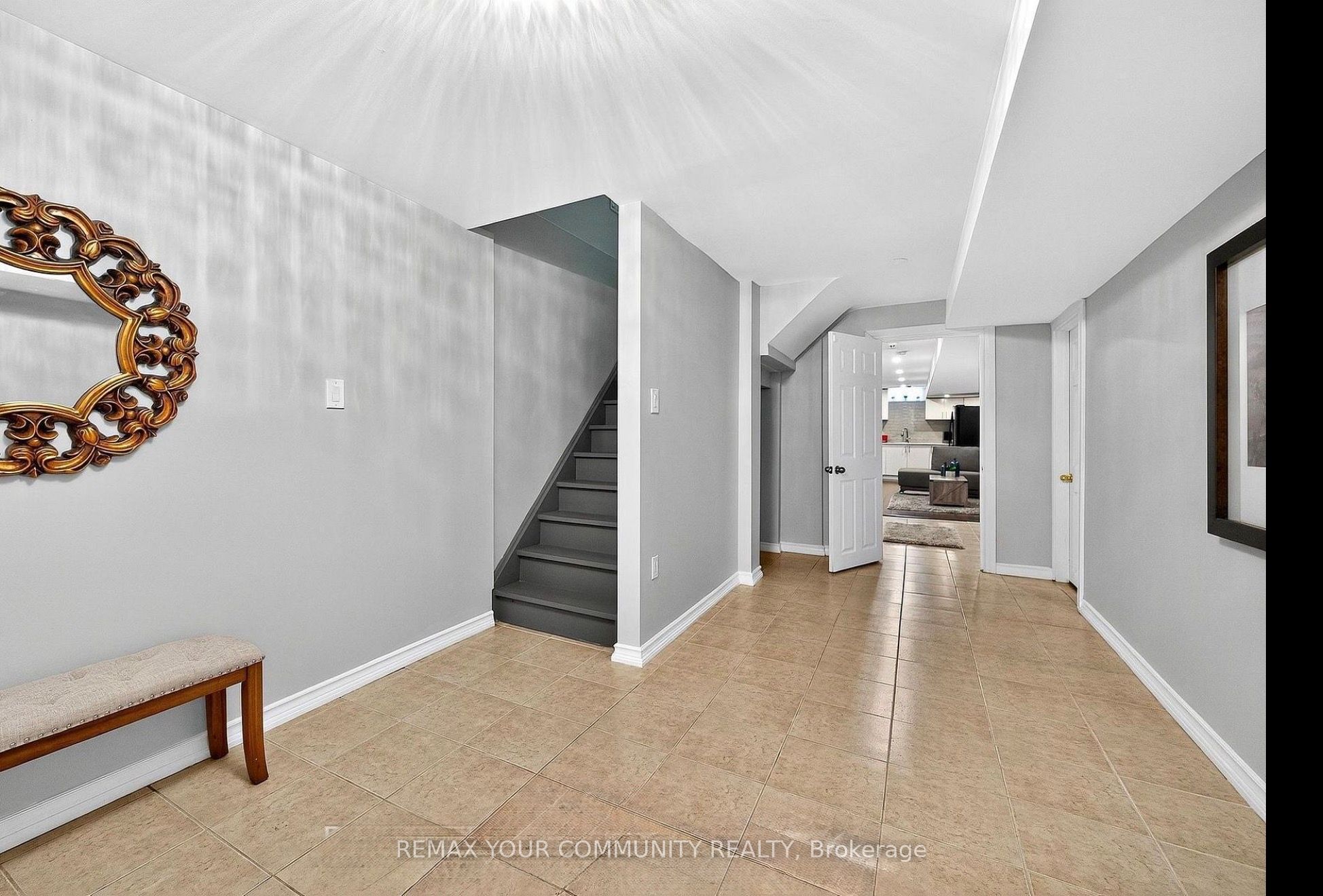 BASEMENT 95 Chelsea Crescent