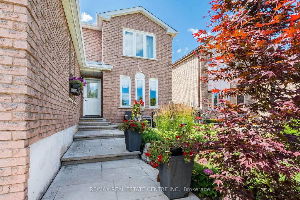 Photo of 1571 Meadowfield Crescent, Mississauga, ON L5M 4T4 (MLS # W13629380)