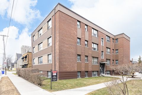 2846 Bloor Street 11 Toronto ON M8X 1A9