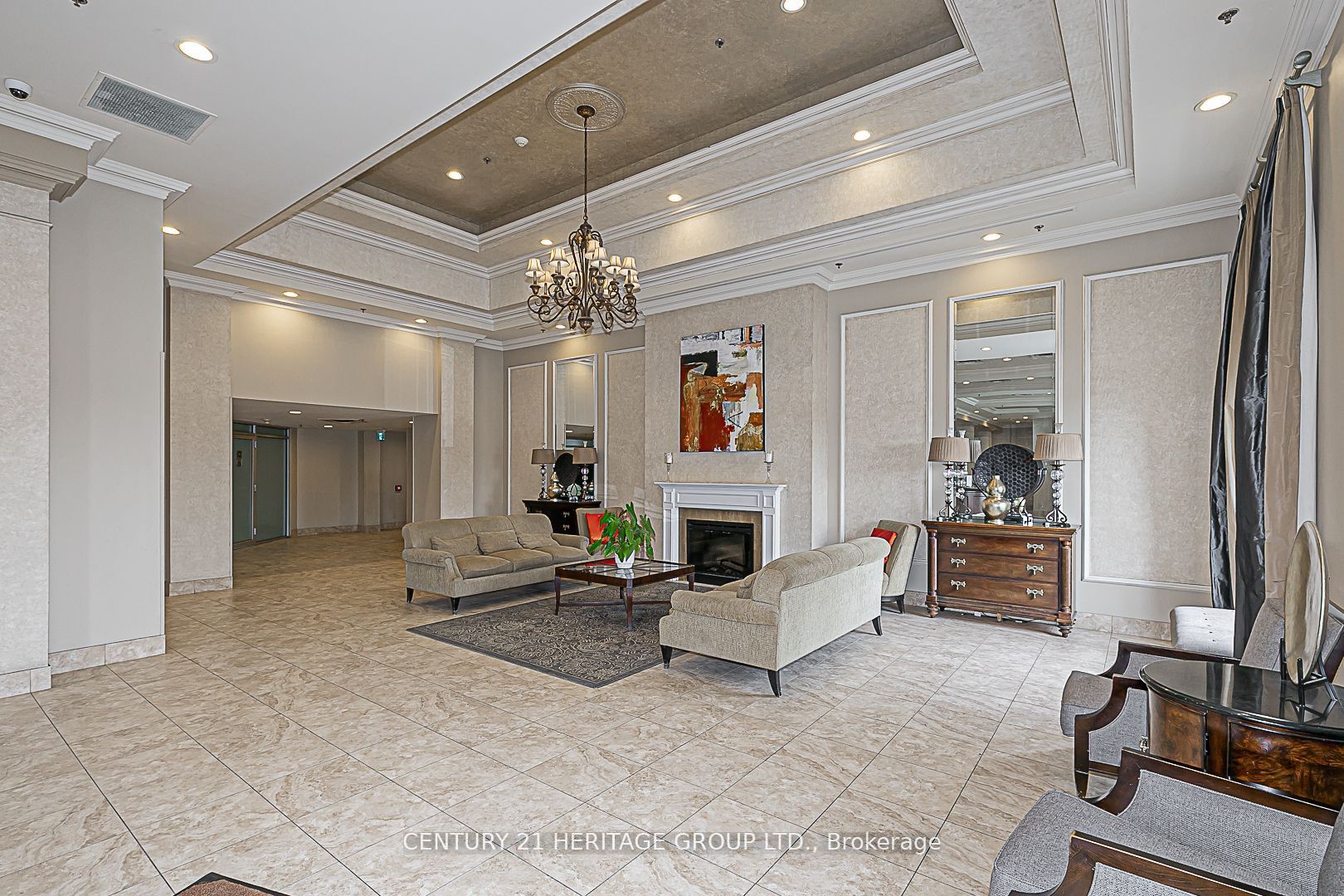 8 Maison Parc Court 305