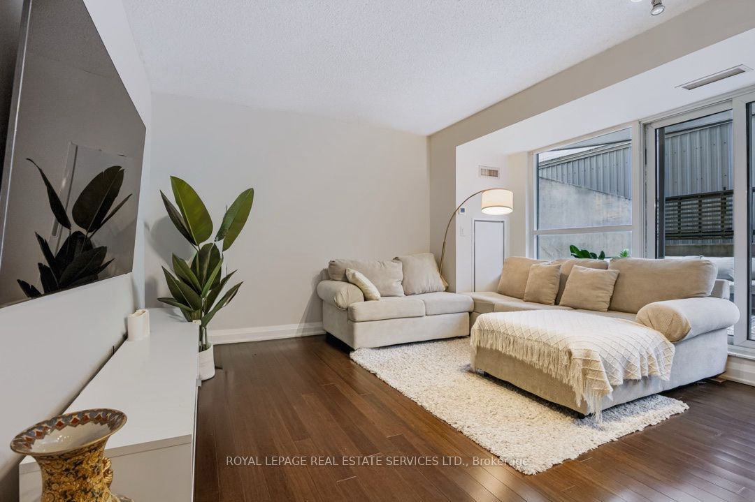 1430 Yonge Street 207