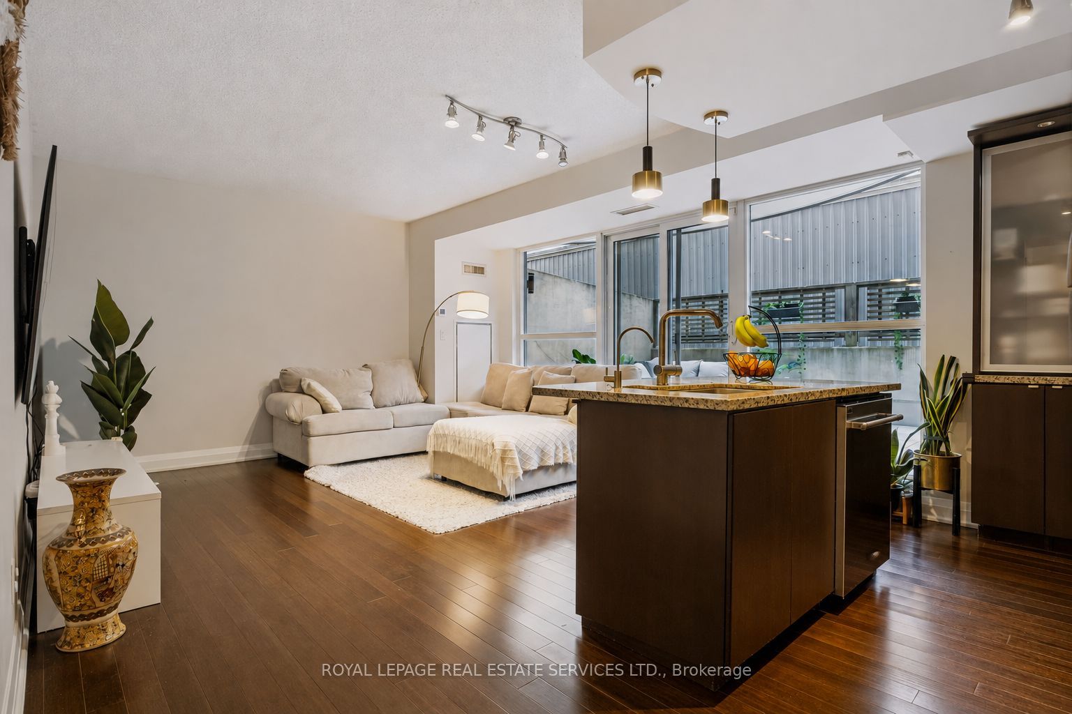 1430 Yonge Street 207