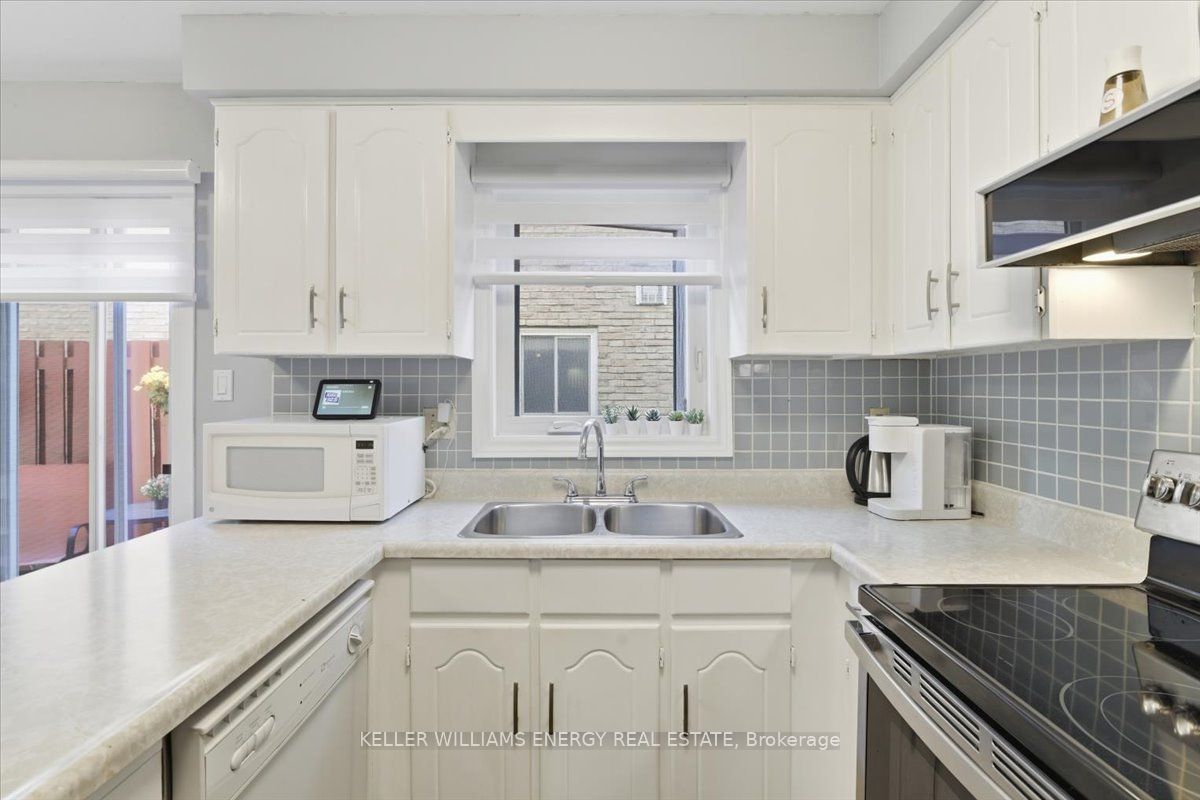 95 Delmark Boulevard