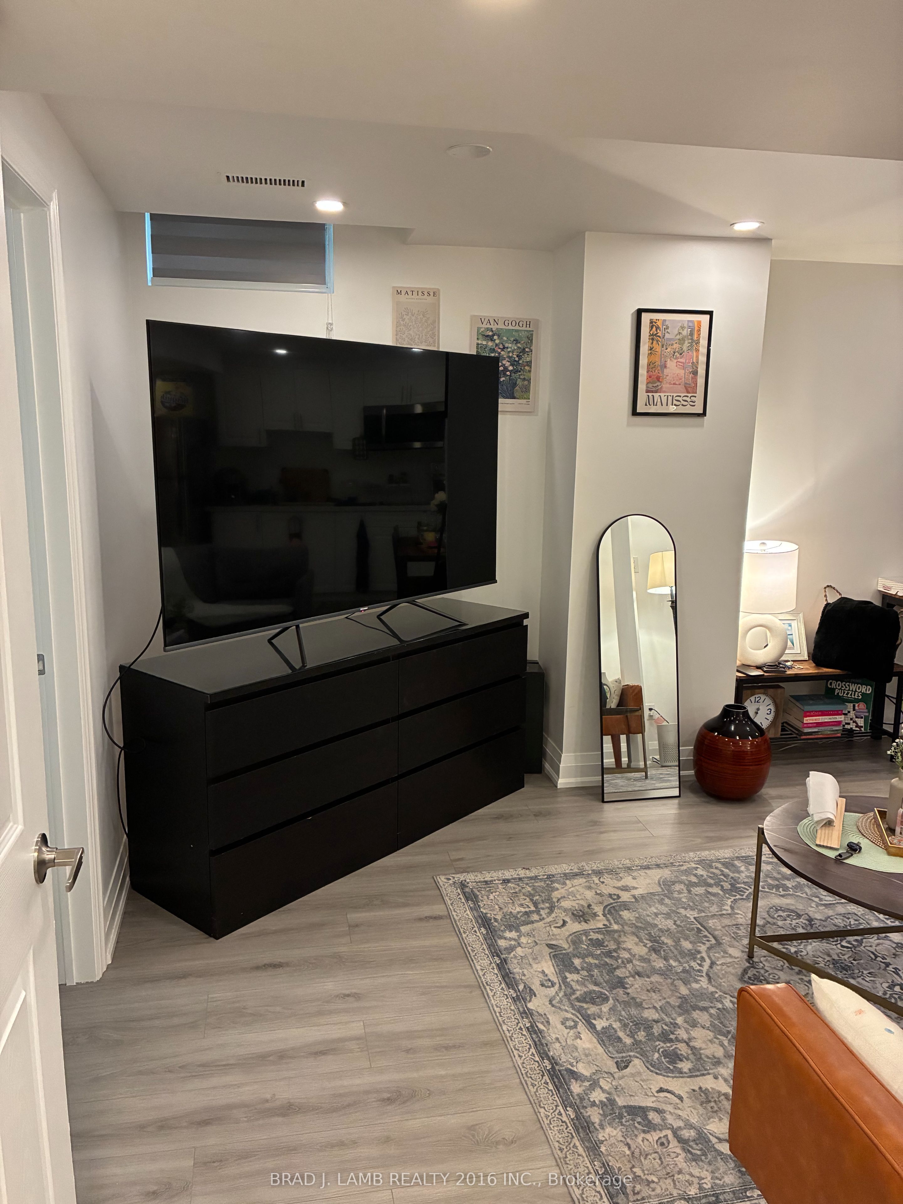 922 Mays Crescent Bsmt