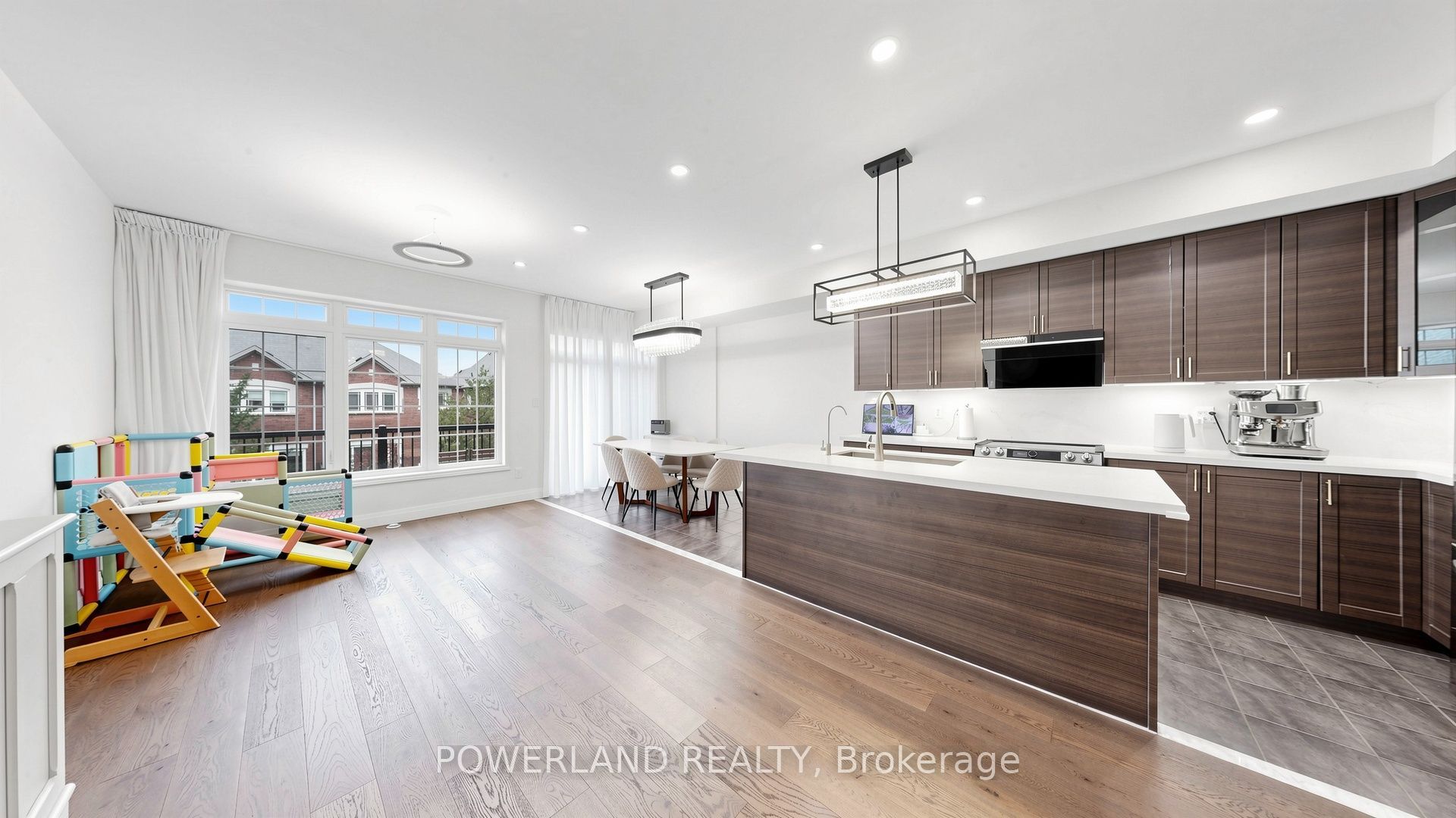 259 Dundas Way