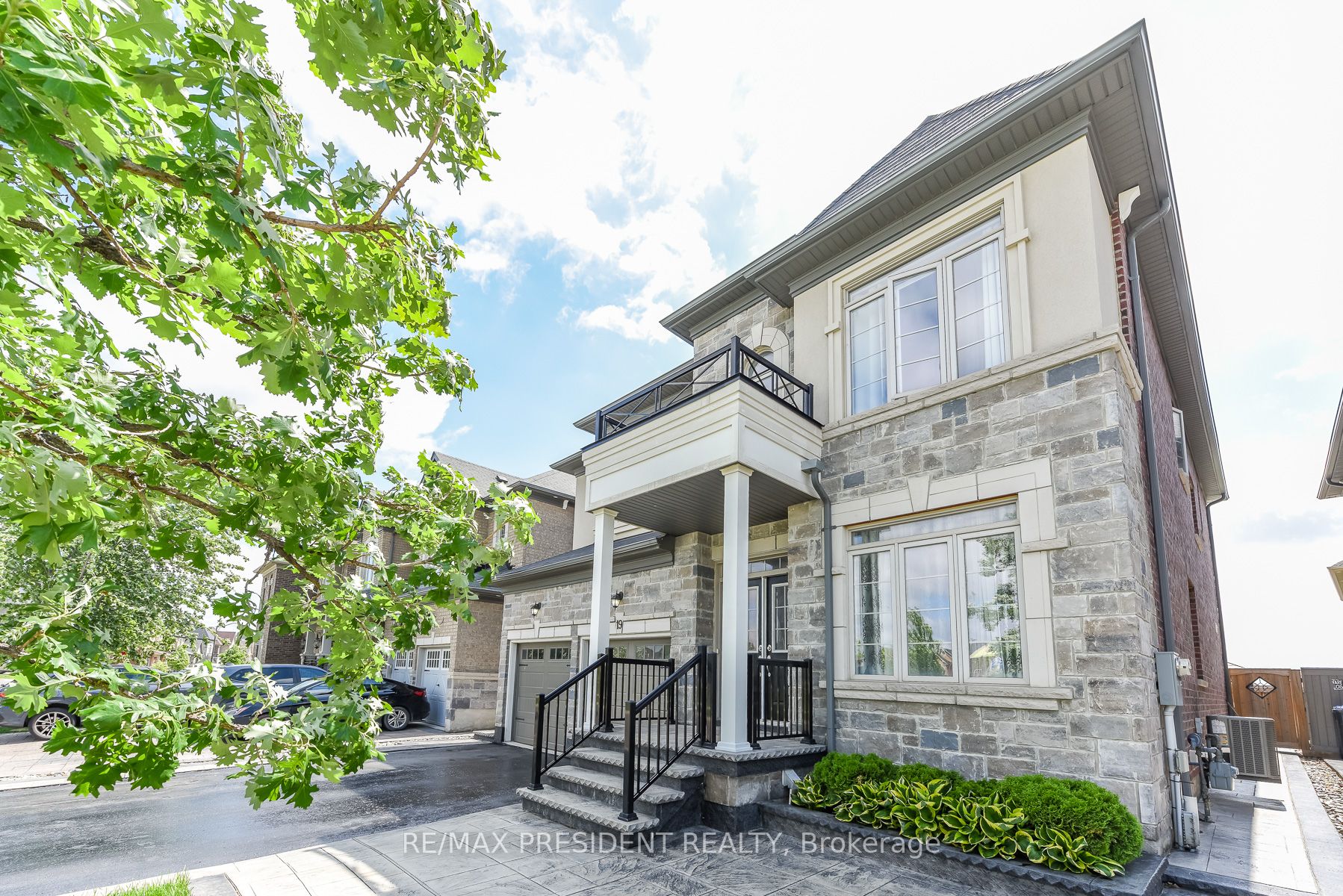 19 Jaypeak Road N