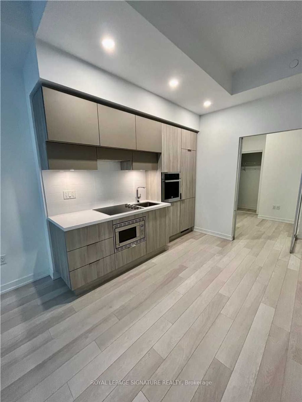 Photo of 39 Roehampton Avenue #308, Toronto, ON M4P 0G1 (MLS # C12933002)