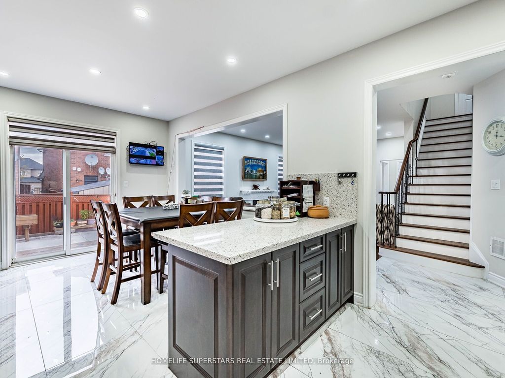 Photo of 13 Wallaby Way, Brampton, ON L6R 3G1 (MLS # W12728160)