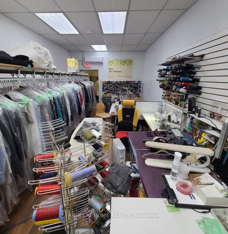 2207 Gerrard Street E