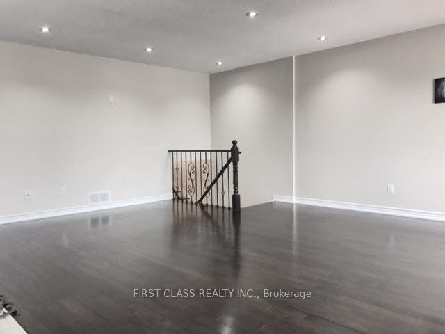 659 Thamesford Terrace