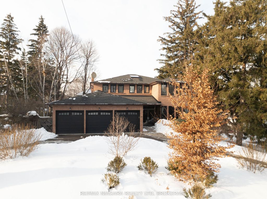 Photo of 18 Mountbatten Road, Toronto, ON M9P 1Z2 (MLS # W12929252)