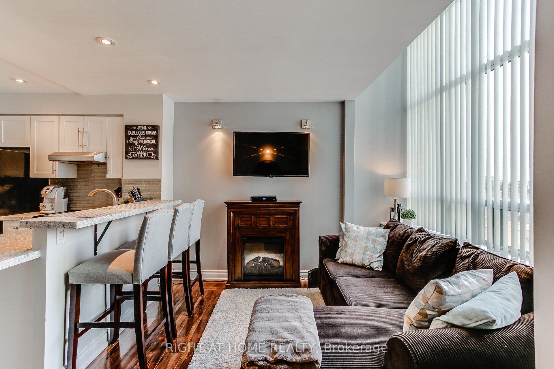 300 Manitoba Street 426