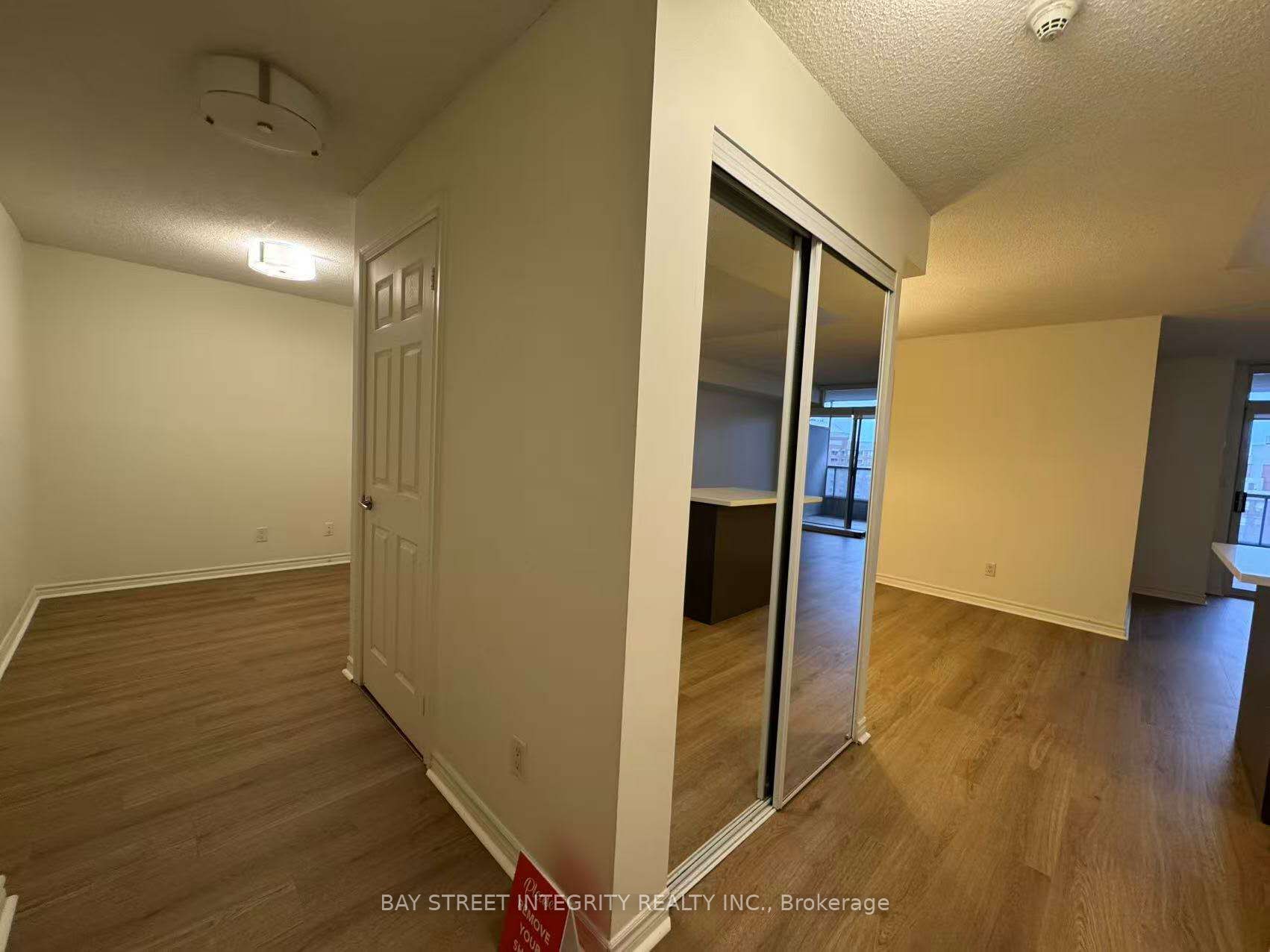 3888 Duke Of York Boulevard 2328