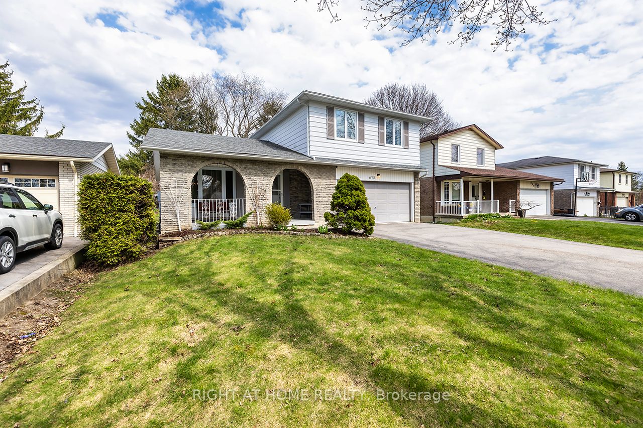 675 Waverly Street N