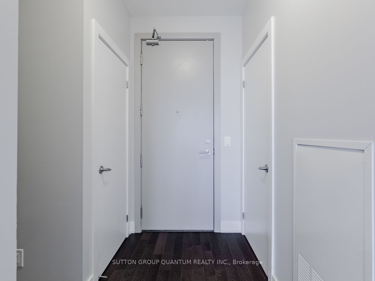 1638 Bloor Street W 801