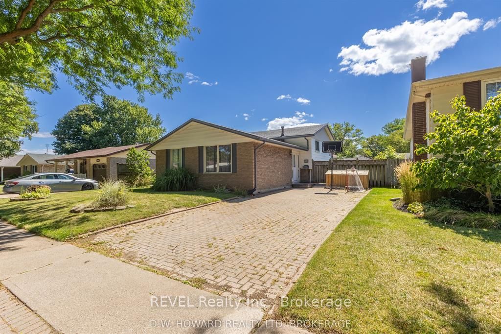 Photo of 7116 Harriman Street, Niagara Falls, ON L2J 3S2 (MLS # X13885442)