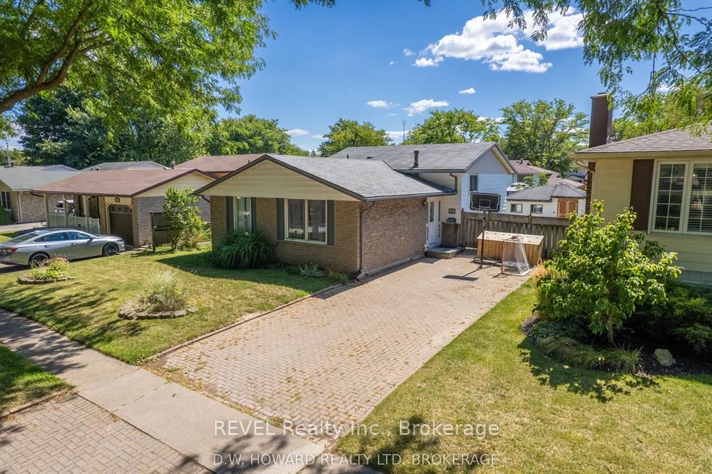 Photo of 7116 Harriman Street, Niagara Falls, ON L2J 3S2 (MLS # X13885442)