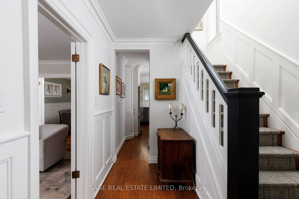 Photo of 35 Grenview Boulevard N, Toronto, ON M8X 2J9 (MLS # W12442606)