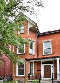 9 Borden Street Toronto ON M5S 2M8