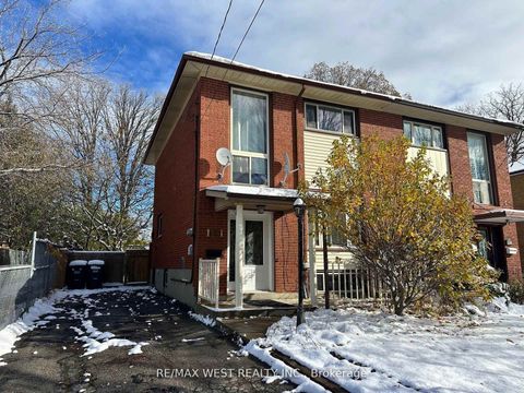 1421 Freeport Drive Mississauga ON L5C 1S5