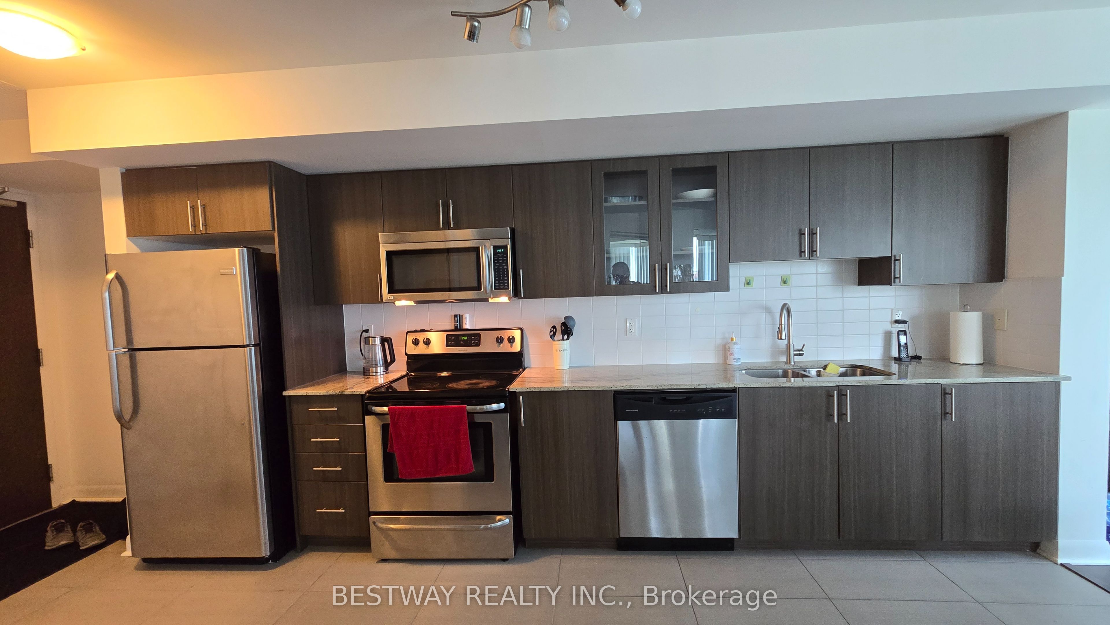 75 Norman Bethune Avenue 208