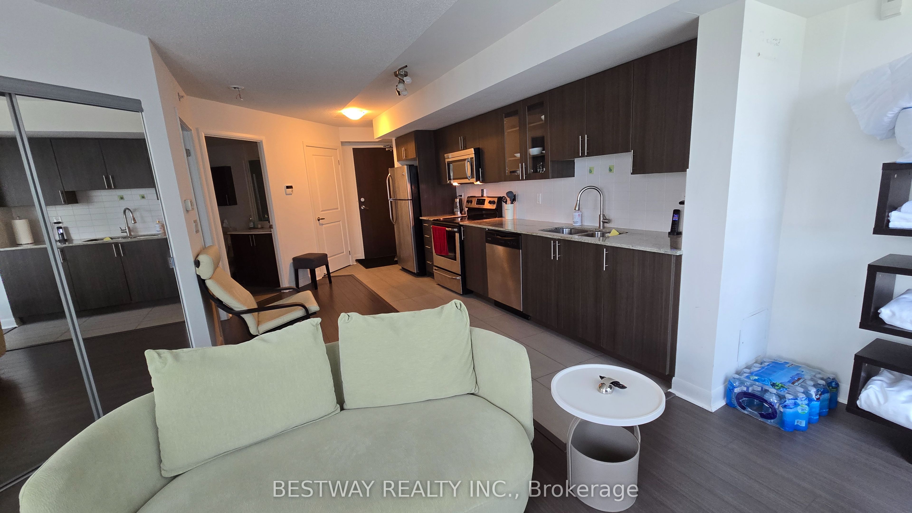 75 Norman Bethune Avenue 208