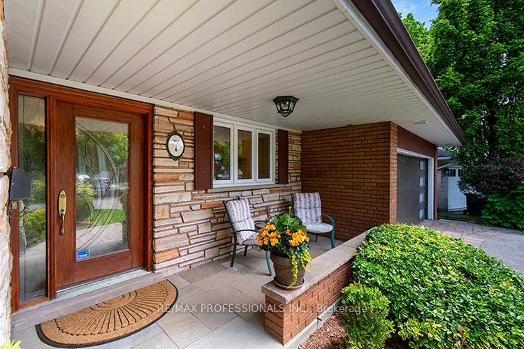 7 Cherry Post Crescent