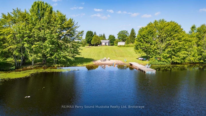 Lake Manitouwabing! 4.4 Acres of Privacy!