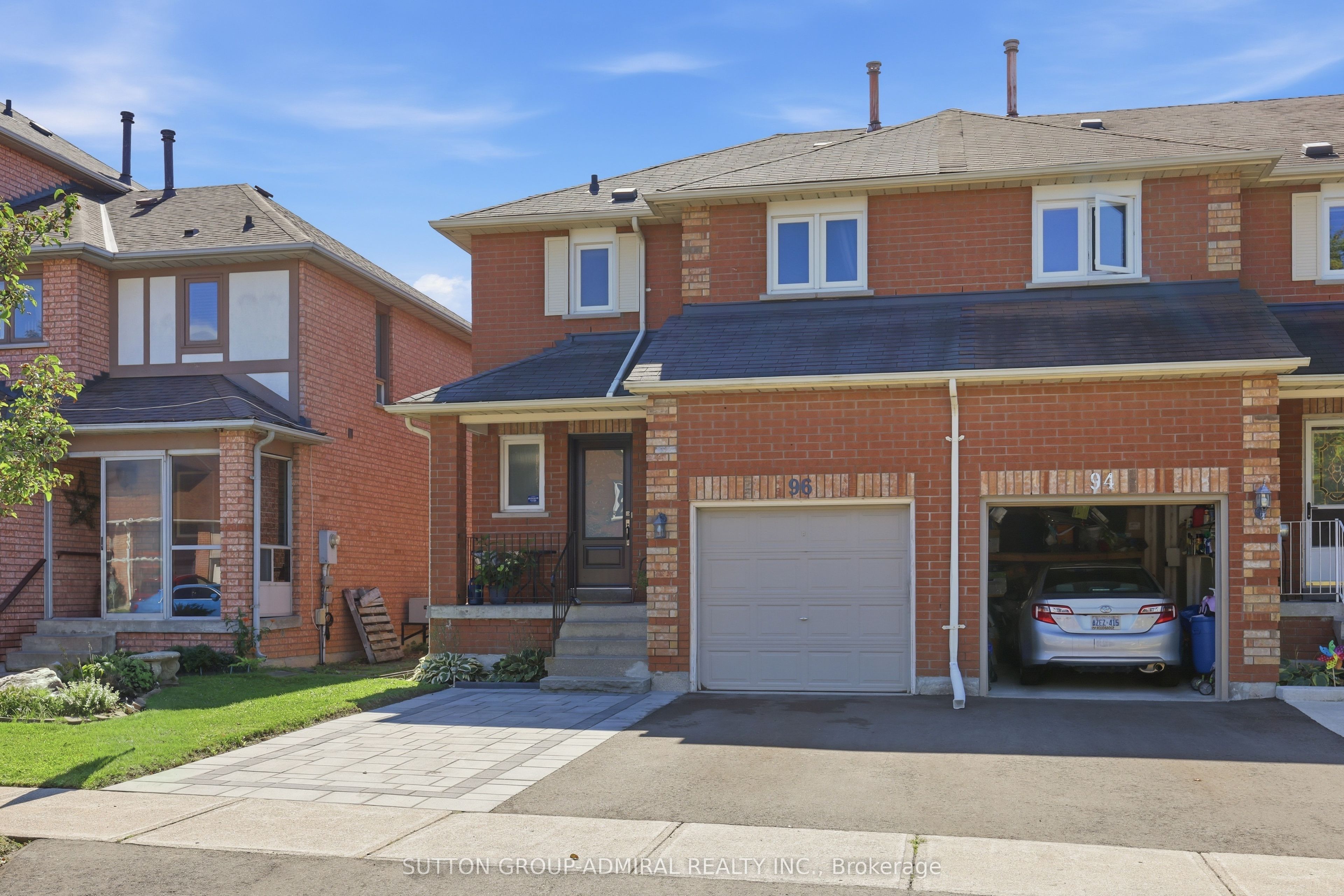 96 Islay Crescent
