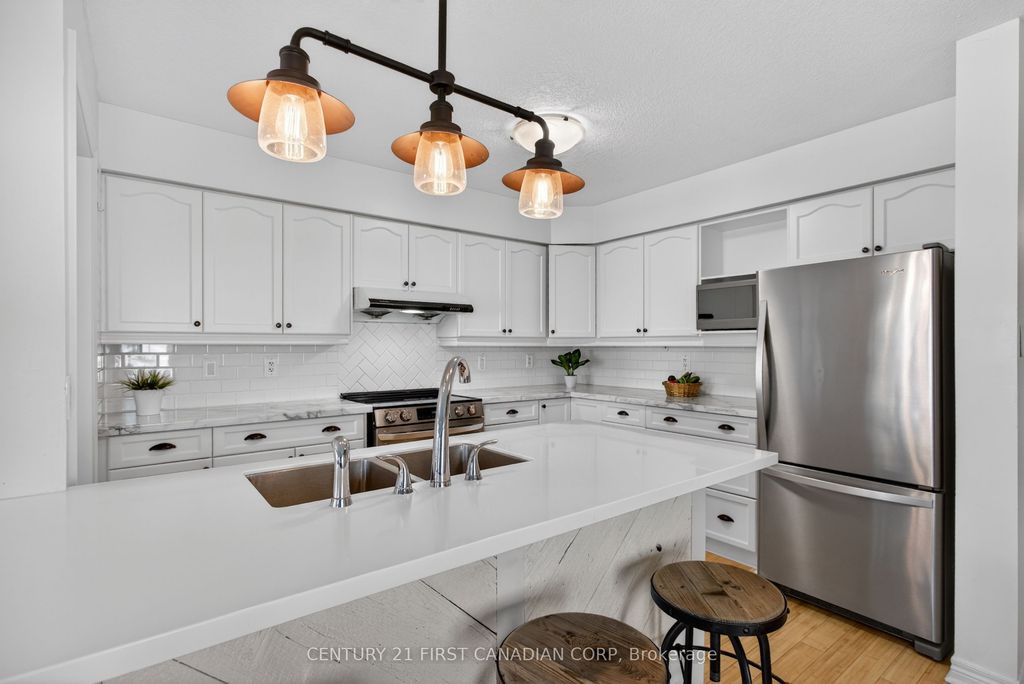 Photo of 505 Blue Jay Drive #27, London North, ON N5X 4K7 (MLS # X13111218)