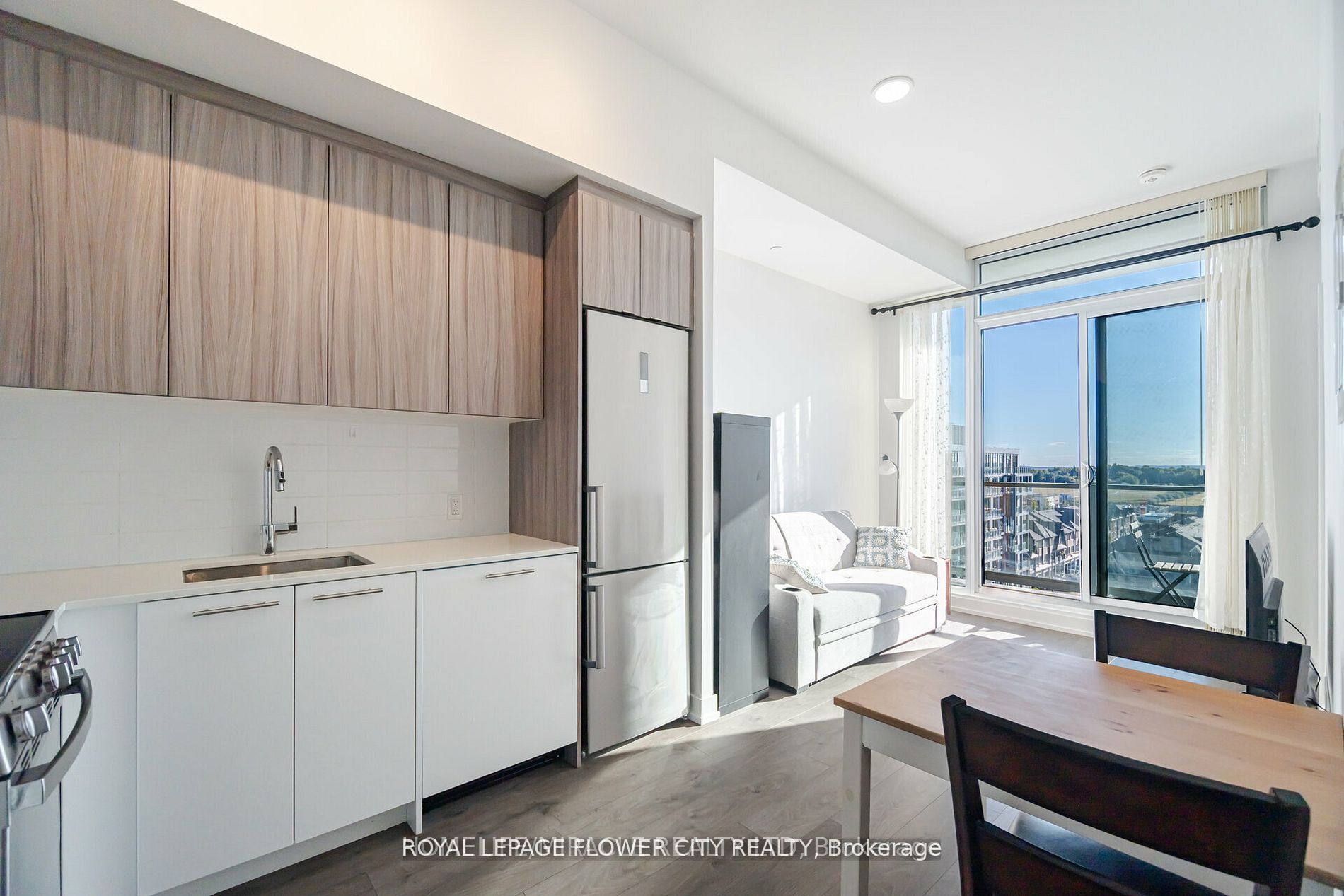 215 Veterans Drive 811