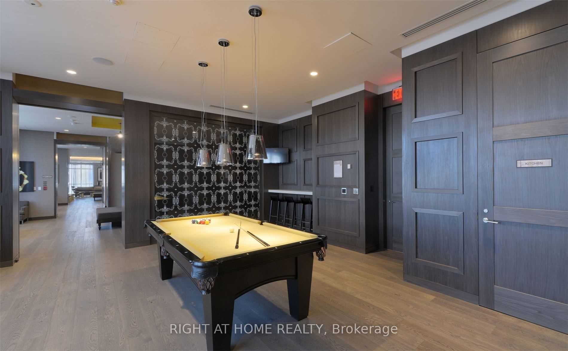 300 Front Street W 2512