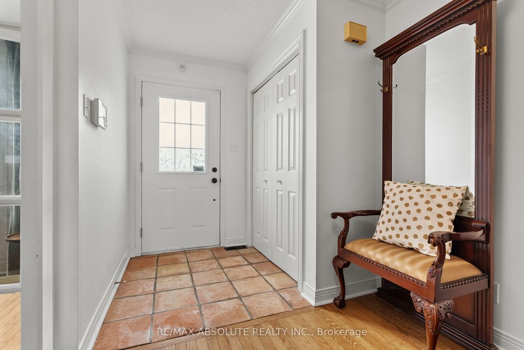 Photo of 29 Bentworth Crescent, South of Baseline to Knoxdale, ON K2G 3X1 (MLS # X12752056)