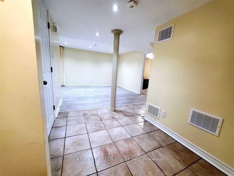 21 Timbercove Road Bsmt