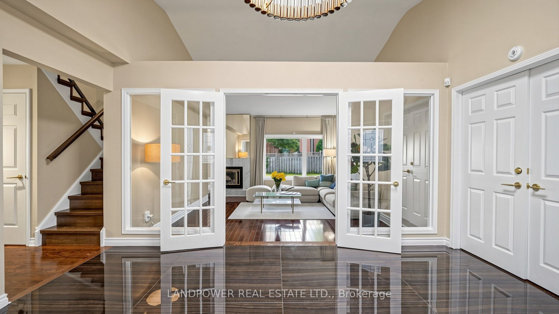 2 Ambleside Crescent