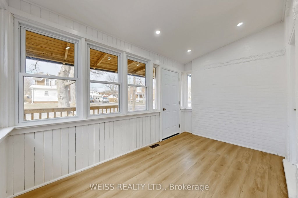 Photo of 181 Talbot Street N, Norfolk, ON N3Y 3W8 (MLS # X12945558)