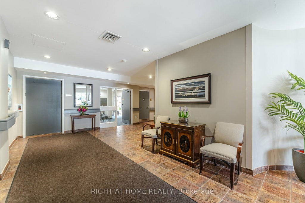 Photo of 1387 Bayview Avenue #306, Toronto, ON M4G 3A5 (MLS # C13731462)