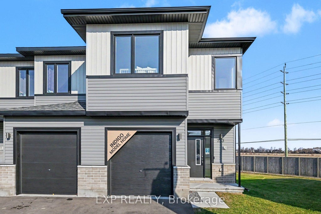 Photo of 723 Maverick Crescent, Stittsville - Munster - Richmond, ON K2S 2X1 (MLS # X14134664)