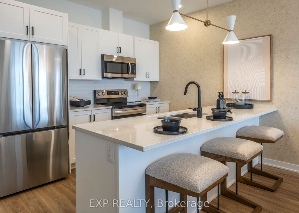 Photo of 723 Maverick Crescent, Stittsville - Munster - Richmond, ON K2S 2X1 (MLS # X14134664)