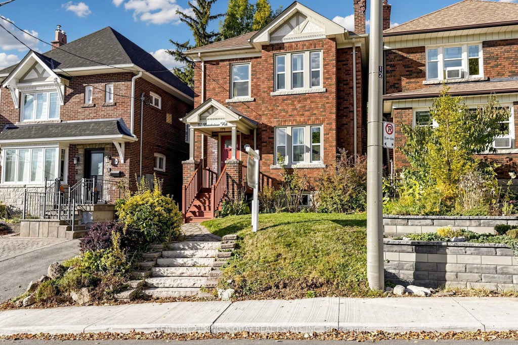 Photo of 32 Crestview Road, Toronto, ON M5N 1H6 (MLS # C14101644)