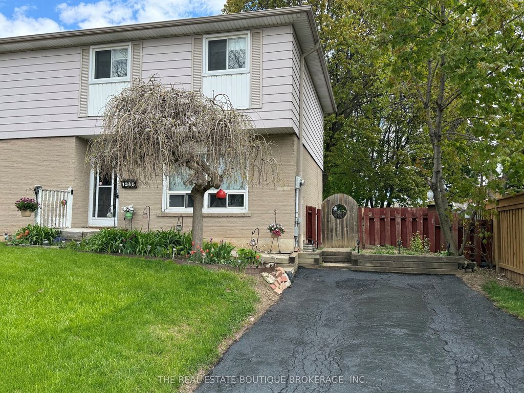 Photo of 1345 Colonsay Drive, Burlington, ON L7P 2T6 (MLS # W12979206)
