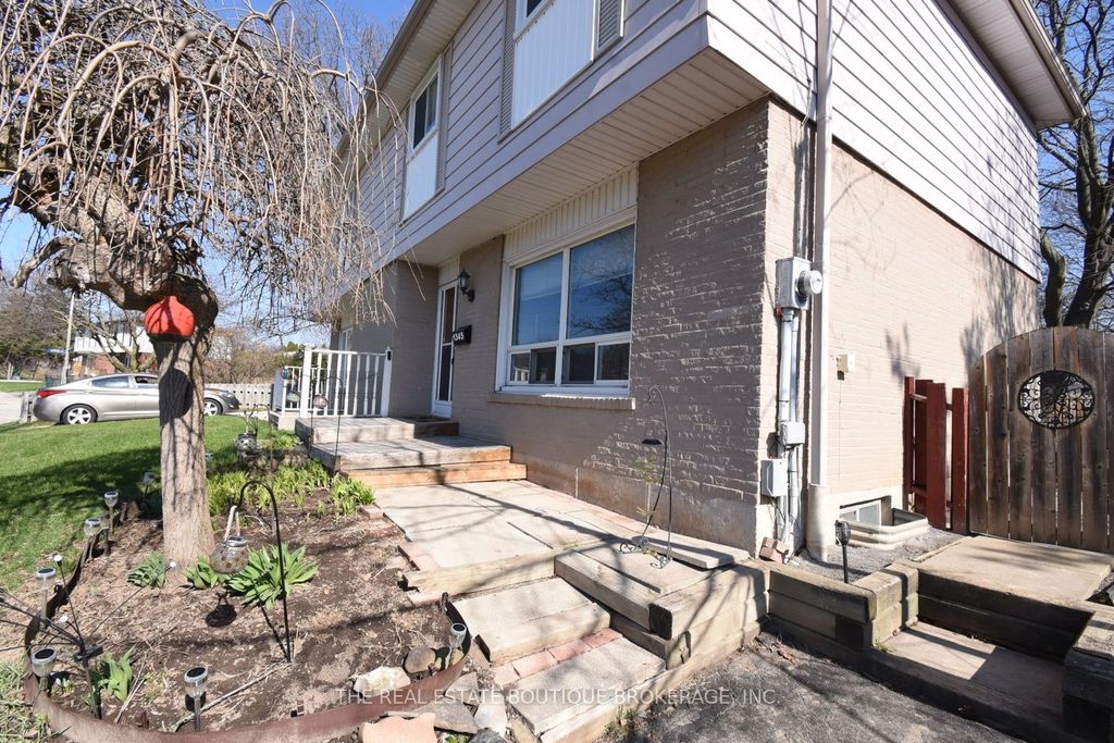 Photo of 1345 Colonsay Drive, Burlington, ON L7P 2T6 (MLS # W12979206)