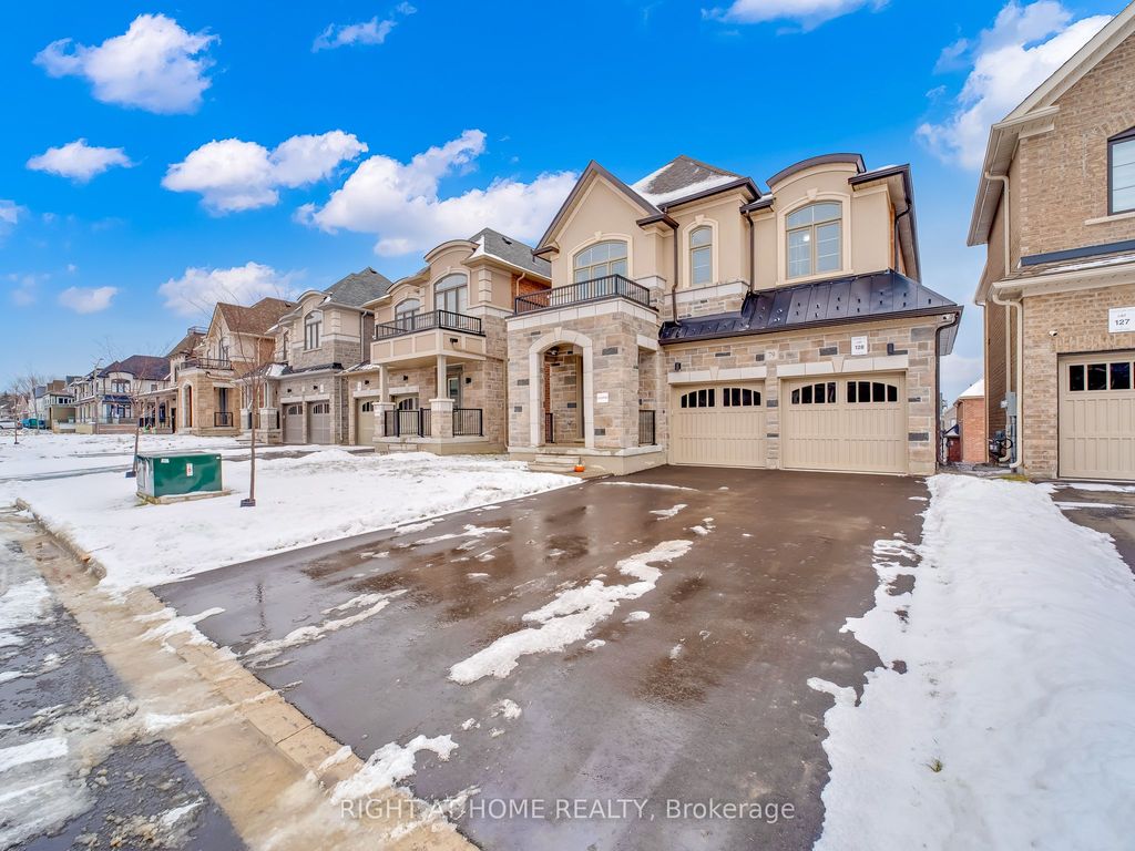 Photo of 79 Ed Ewert Avenue, Clarington, ON L1B 0W7 (MLS # E12608538)