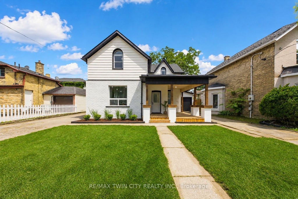 Photo of 42 Peel Street, Brantford, ON N3S 5L8 (MLS # X13712374)